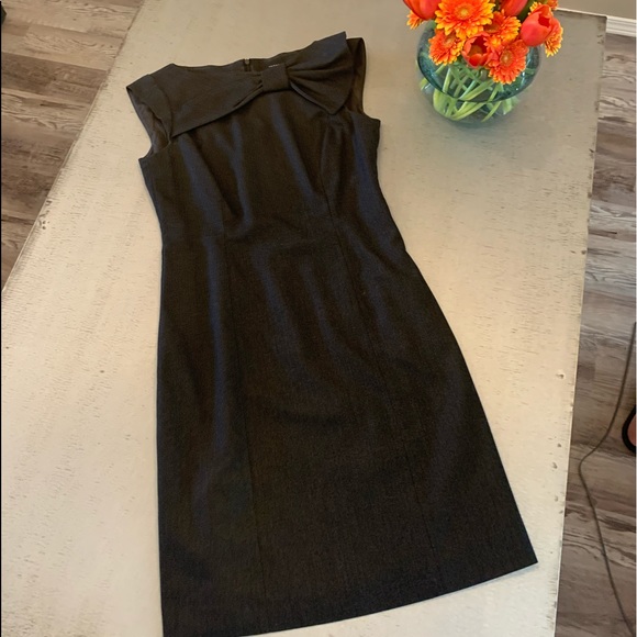 Tahari Dresses & Skirts - Tahari dress